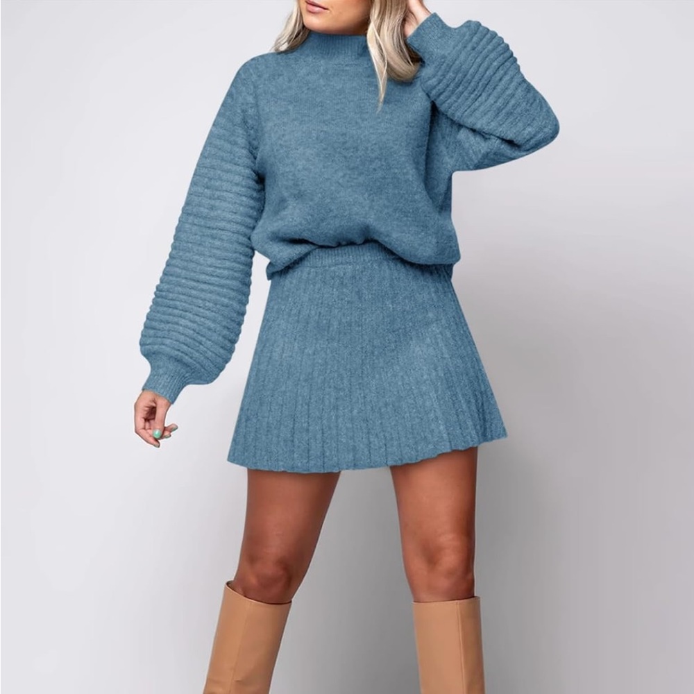 Elegant Blue Ribbed Knit Set - Picture 2 of 4